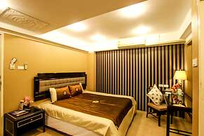 MAMBA and Baan Aranya Serviced Apartment