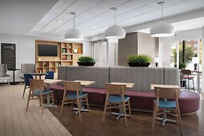 Home2 Suites by Hilton Greensboro Airport, NC