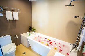 Aziza Paradise Hotel