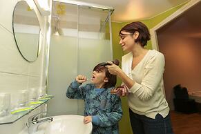 Le Montclair Montmartre by River - Hostel