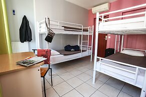 Le Montclair Montmartre by River - Hostel