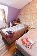 Le Montclair Montmartre by River - Hostel