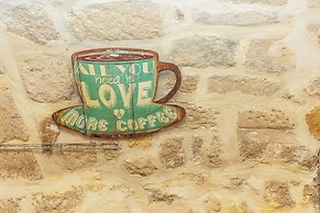 Young & Happy Latin Quarter by Hiphophostels