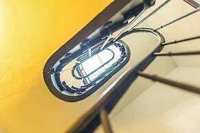 Young & Happy Latin Quarter by Hiphophostels