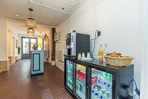 Young & Happy Latin Quarter by Hiphophostels