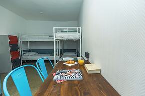 Young & Happy Latin Quarter by Hiphophostels