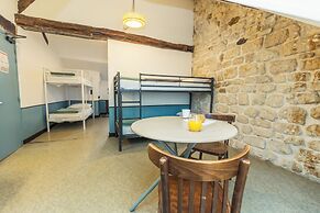 Young & Happy Latin Quarter by Hiphophostels