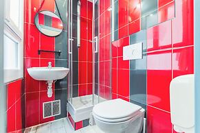 Young & Happy Latin Quarter by Hiphophostels