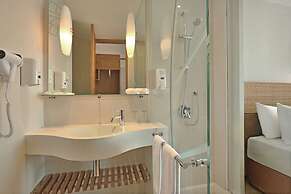 Diamond Hotel Kuta Bali