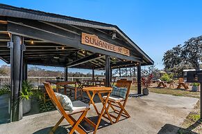 Suwannee Gables Motel and Marina