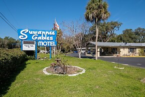 Suwannee Gables Motel and Marina