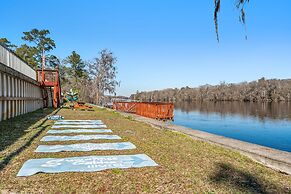Suwannee Gables Motel and Marina