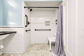 Hotel Petaluma, Tapestry Collection by Hilton