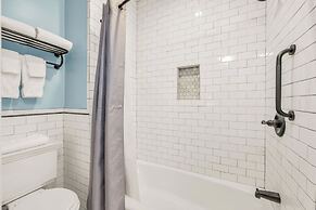 Hotel Petaluma, Tapestry Collection by Hilton