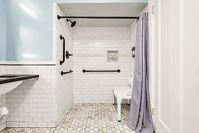 Hotel Petaluma, Tapestry Collection by Hilton