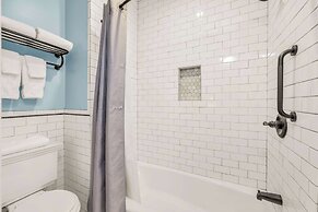 Hotel Petaluma, Tapestry Collection by Hilton