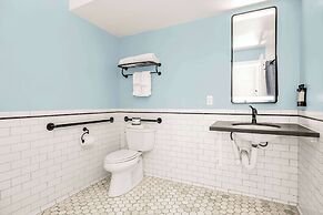 Hotel Petaluma, Tapestry Collection by Hilton