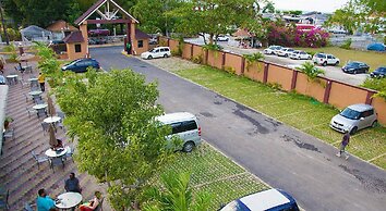 Donway, A Jamaican Style Village