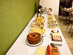 Turrance White Hotel