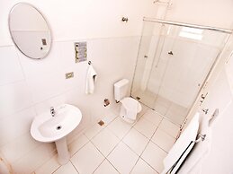 Turrance White Hotel