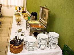 Turrance White Hotel