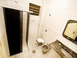 Turrance White Hotel