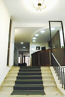 Turrance White Hotel