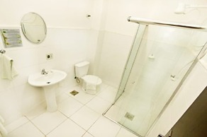 Turrance White Hotel