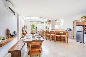 AQ-VA Hotel & Villas Seminyak