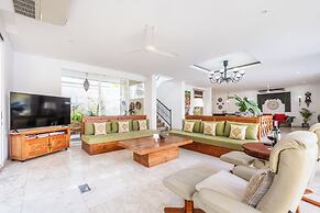 AQ-VA Hotel & Villas Seminyak