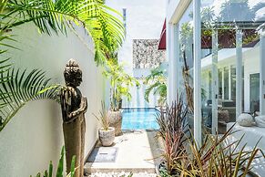 AQ-VA Hotel & Villas Seminyak