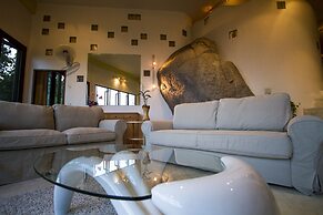 Monkey Flower Villas