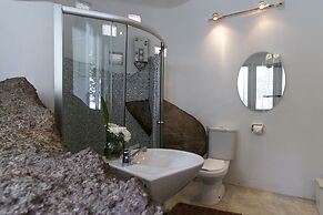 Monkey Flower Villas