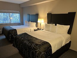 Okoboji Inn & Suites