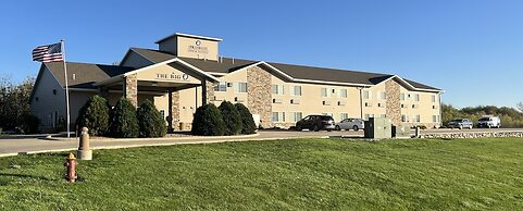 Okoboji Inn & Suites