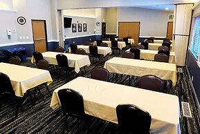AmericInn by Wyndham Fergus Falls - Conference Center