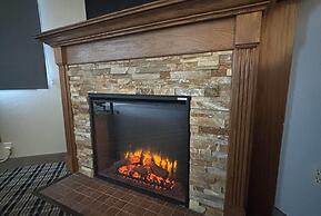 AmericInn by Wyndham Fergus Falls - Conference Center