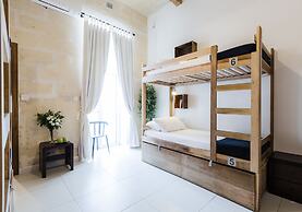 Two Pillows Boutique Hostel