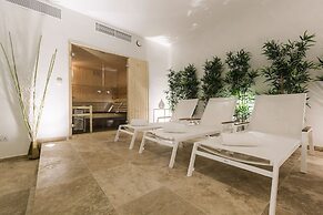 Two Pillows Boutique Hostel