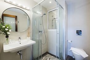 Two Pillows Boutique Hostel