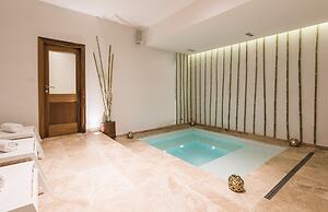 Two Pillows Boutique Hostel