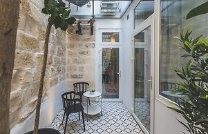 Two Pillows Boutique Hostel