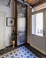 Two Pillows Boutique Hostel