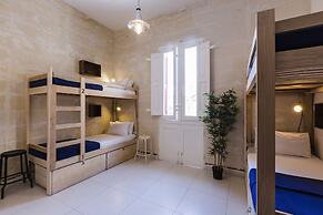 Two Pillows Boutique Hostel