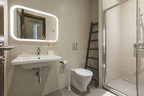 Two Pillows Boutique Hostel