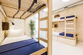 Two Pillows Boutique Hostel