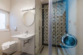 Two Pillows Boutique Hostel