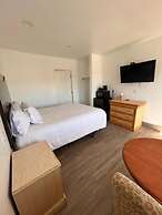 Town and Country Inn