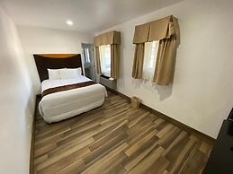 Town and Country Inn