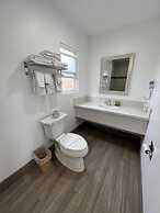 Town and Country Inn